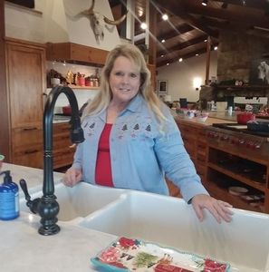 Meet your Posher, Pamela